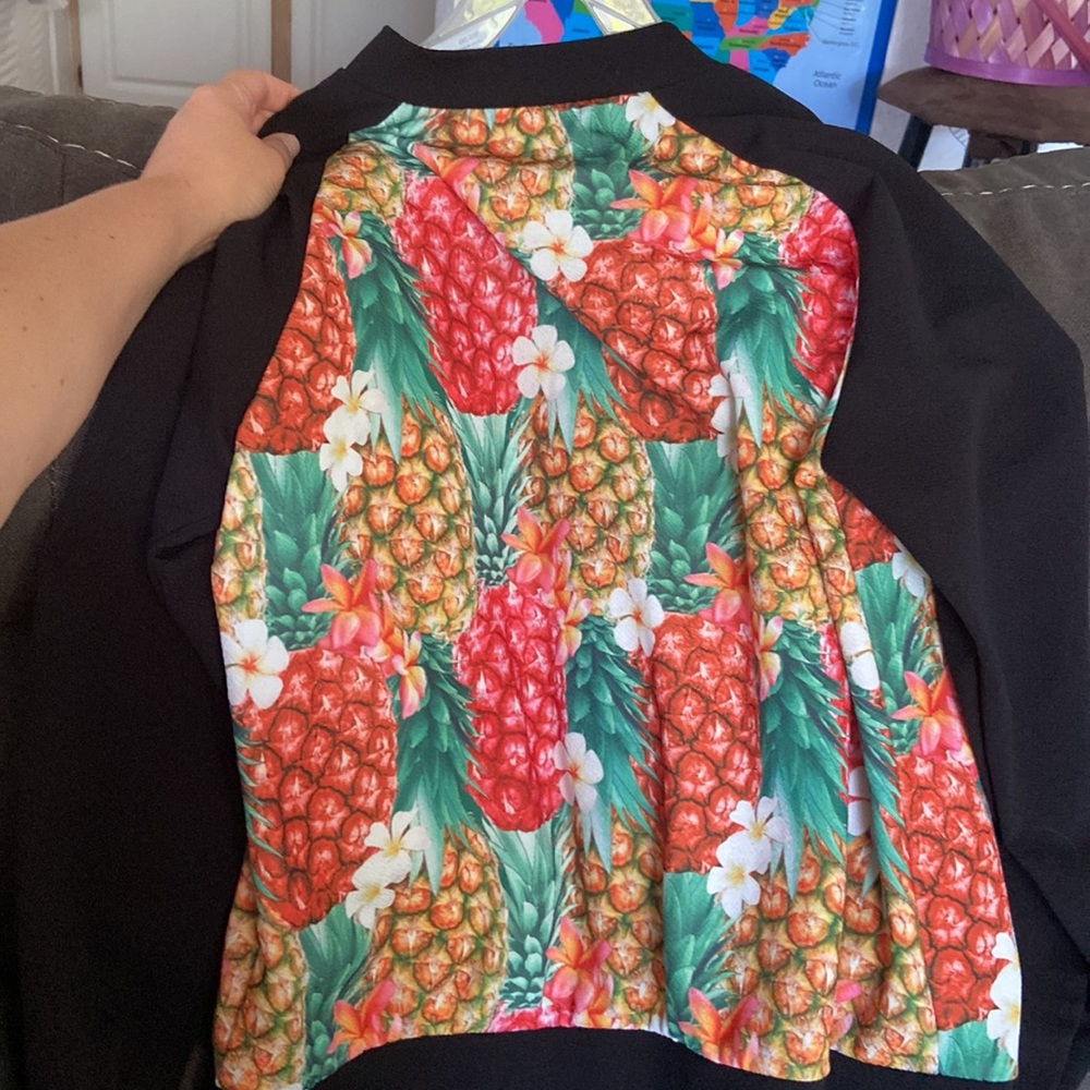 Jacket 🍍 - Picture 2 of 2
